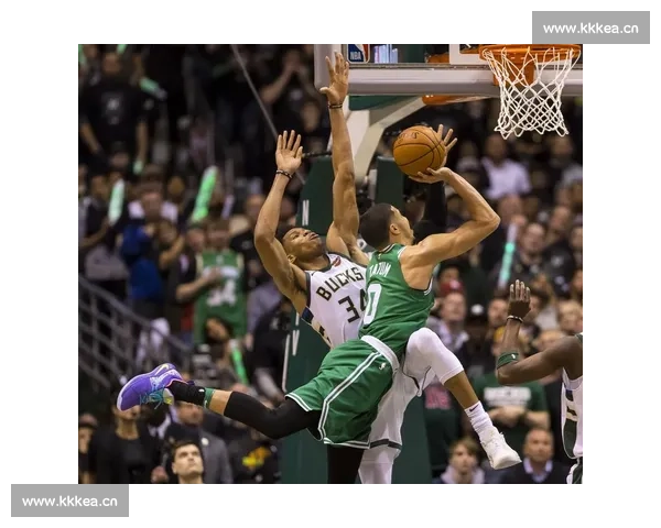 波士顿凯尔特人王朝复兴之路与新时代篮球精神解析全面崛起观察录